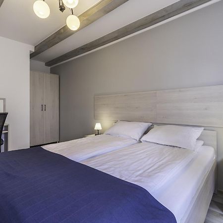 Frajda Domki - Apartamenty 6-Osobowe - Salon I Dwie Sypialnie Oraz Studia 4-Osobowe - Pokoj Z Aneksem Kuchennym Rewal Eksteriør billede