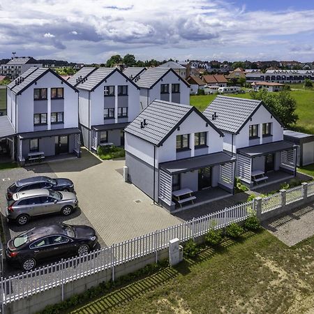 Frajda Domki - Apartamenty 6-Osobowe - Salon I Dwie Sypialnie Oraz Studia 4-Osobowe - Pokoj Z Aneksem Kuchennym Rewal Eksteriør billede