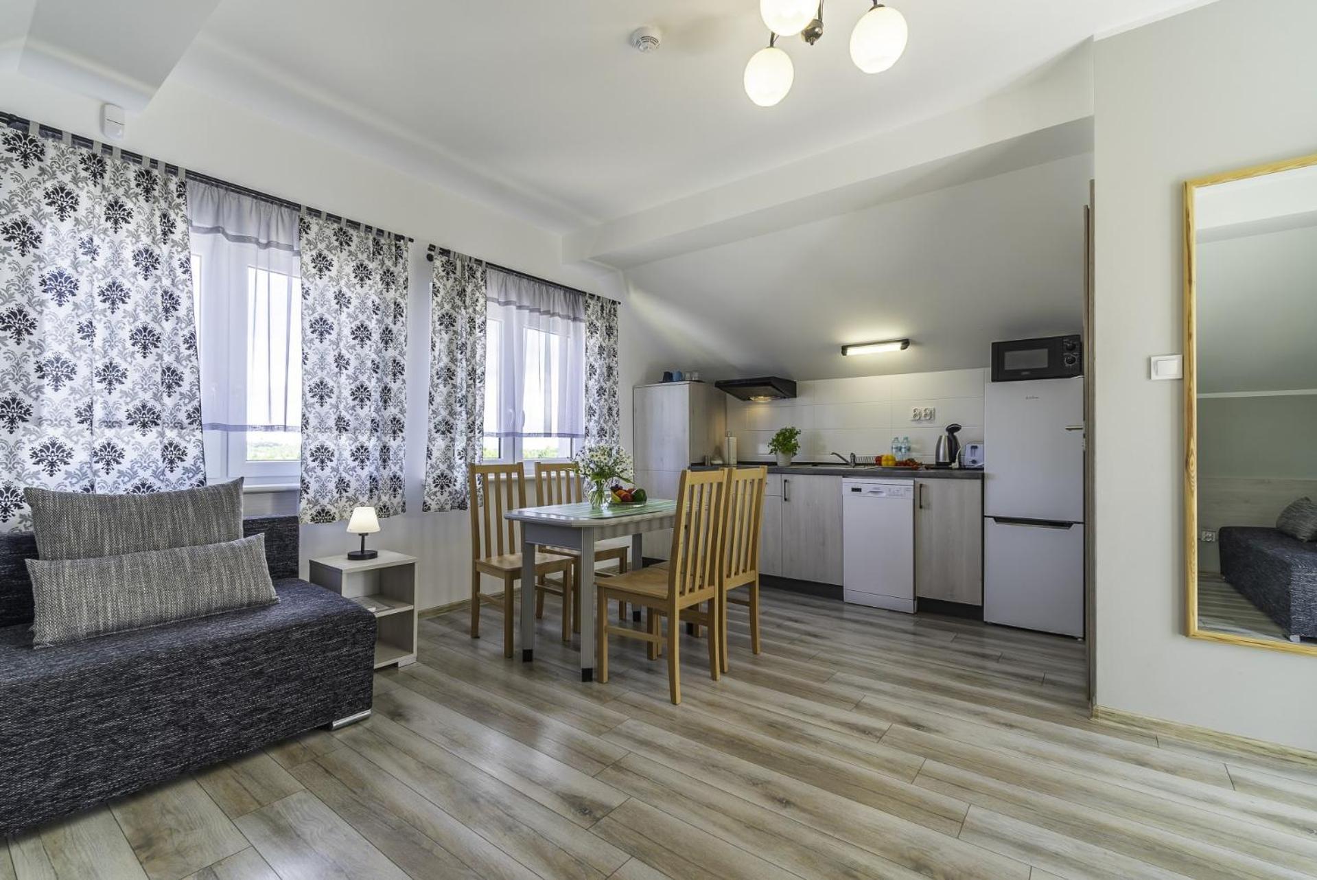 Frajda Domki - Apartamenty 6-Osobowe - Salon I Dwie Sypialnie Oraz Studia 4-Osobowe - Pokoj Z Aneksem Kuchennym Rewal Eksteriør billede