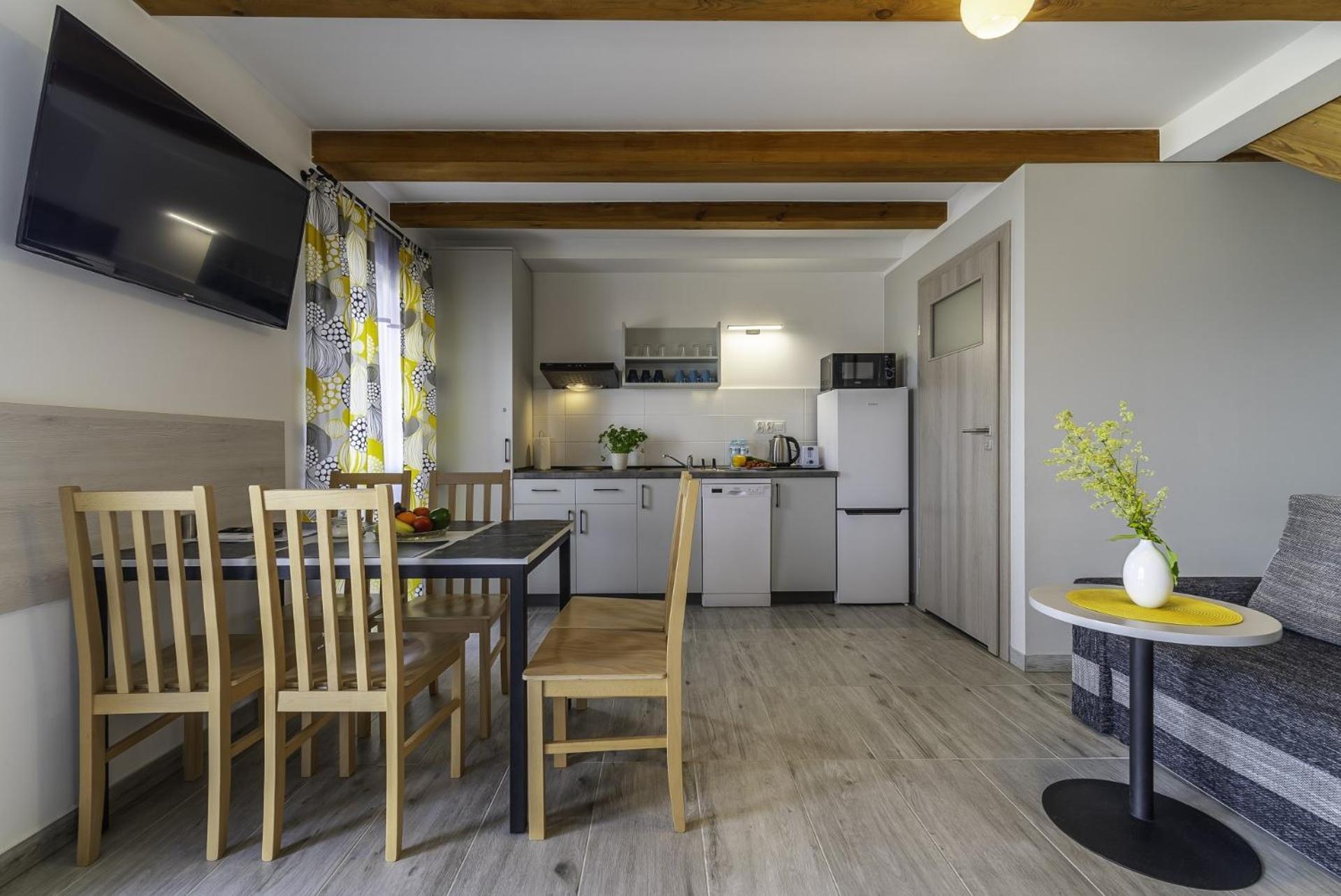 Frajda Domki - Apartamenty 6-Osobowe - Salon I Dwie Sypialnie Oraz Studia 4-Osobowe - Pokoj Z Aneksem Kuchennym Rewal Eksteriør billede